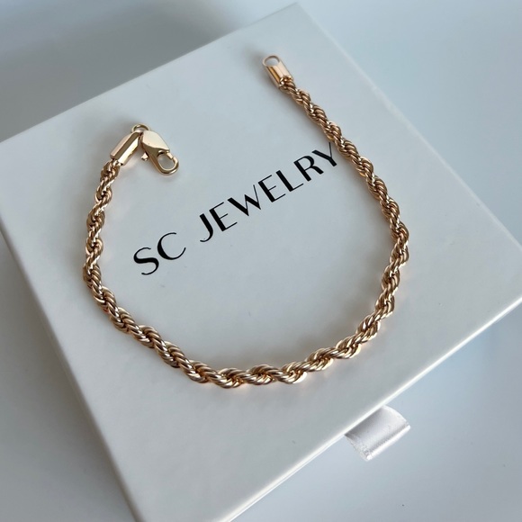 Rope Chain Bracelet | 18k Gold Plated Luxury Jewelry - Picture 3 of 8